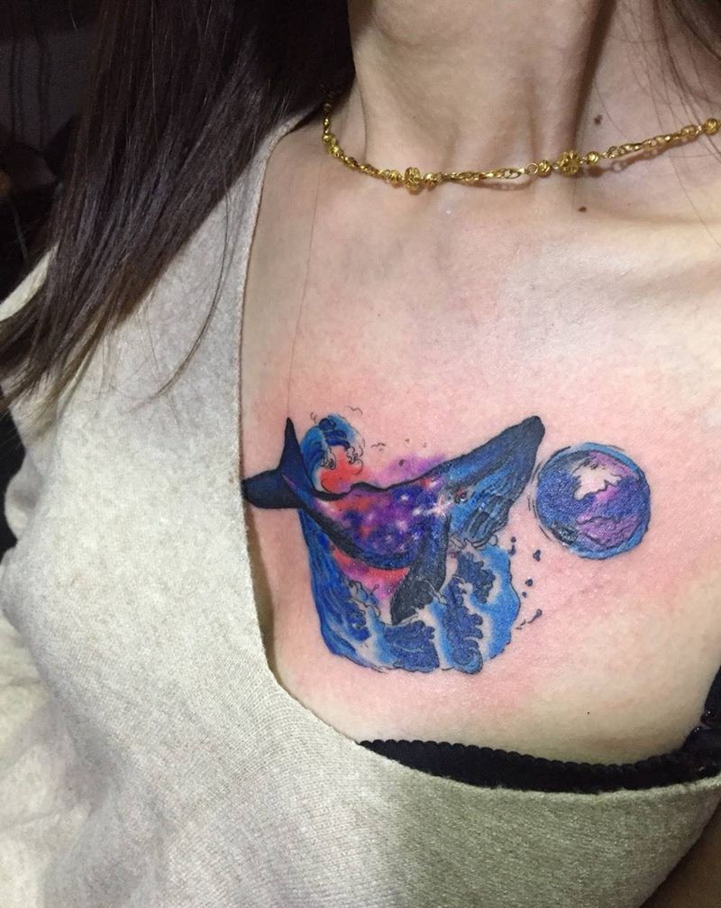 鲸鱼纹身图片_胸部鲸鱼纹身图案