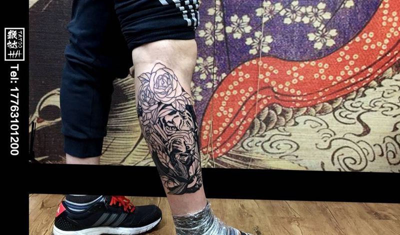 下个回合是彩色。纹身图片_腿部New School虎纹身图案