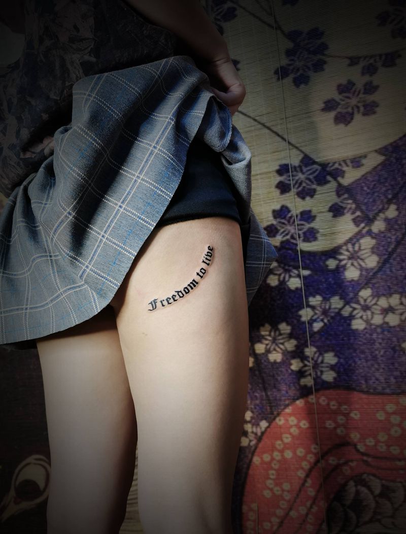 Freedom纹身图片_臀部纹身图案