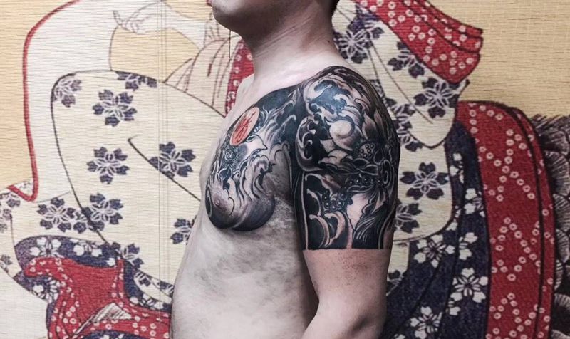 莲花半甲纹身图片_成品手臂肩部传统植物纹身图案