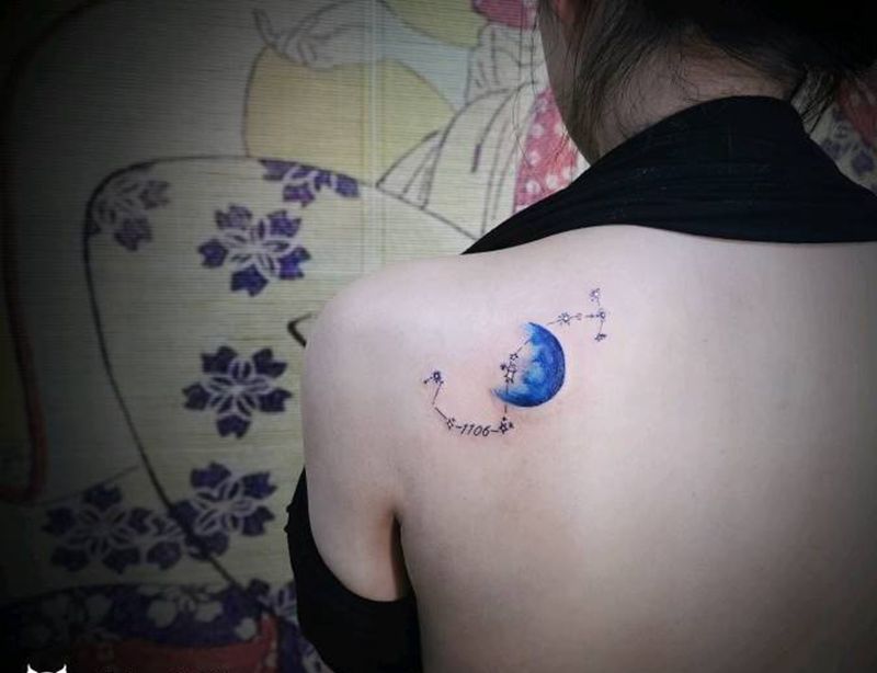 天蝎座纹身图片_肩部背部纹身图案