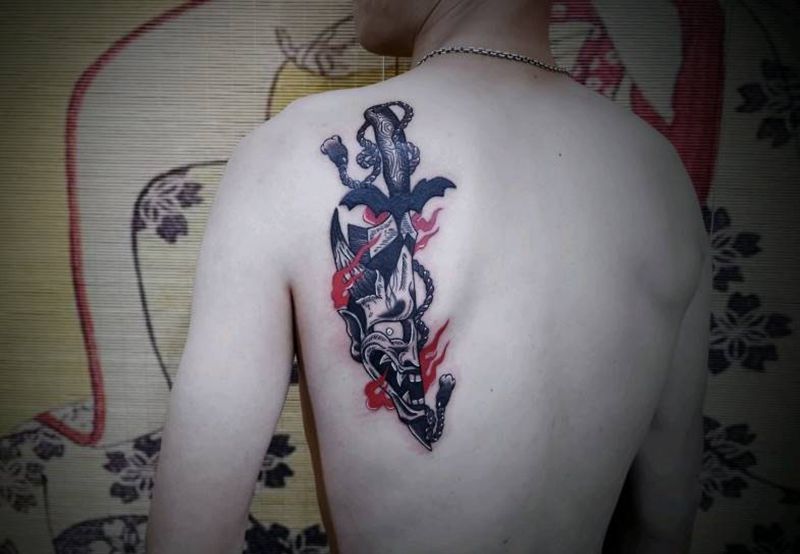 妖刀纹身图片_肩部背部纹身图案