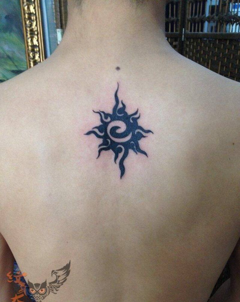 太阳图腾纹身图片_颈部图腾纹身图案