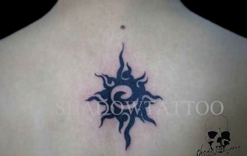 太阳图腾纹身图片_成品图腾背部清新纹身图案