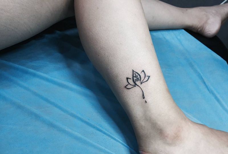 脚踝HK莲花纹身图片_成品腿部脚部传统习俗清新宗教植物字符纹身图案