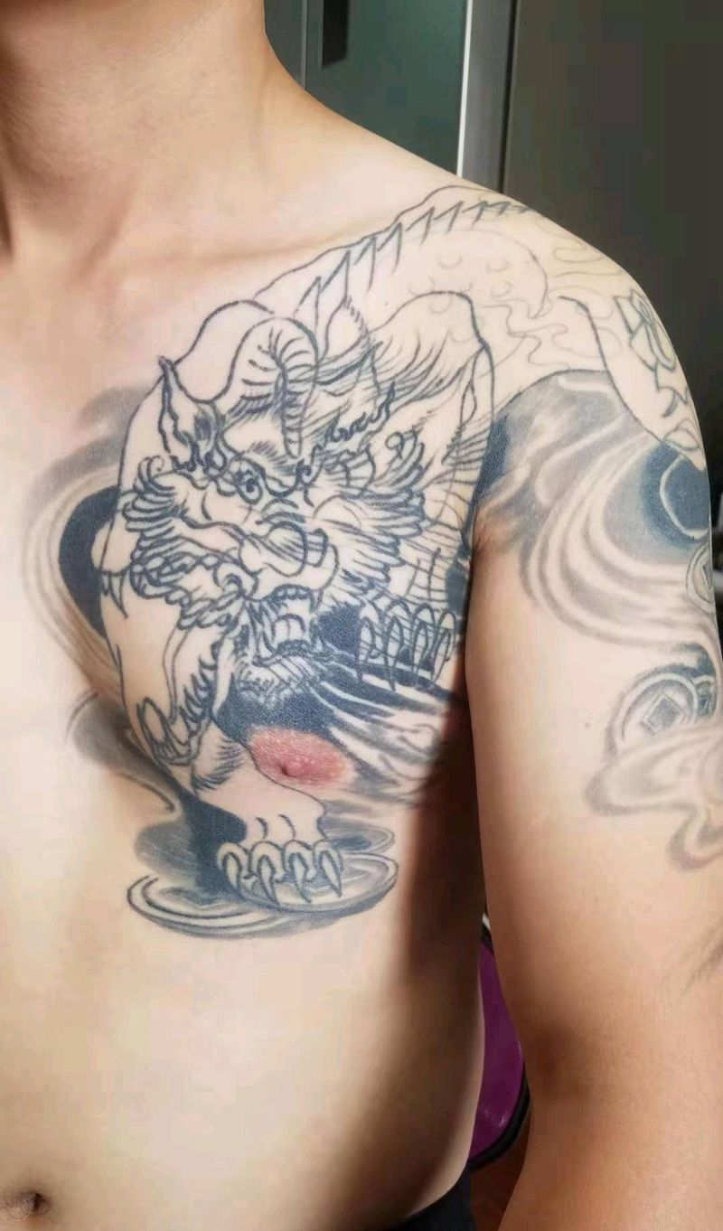 貔貅，修改补色纹身图片_胸部肩部新传统纹身图案