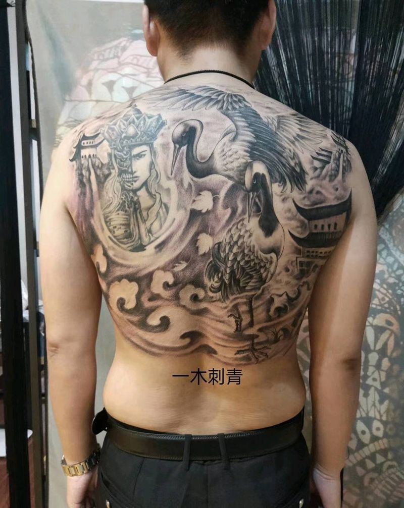 添加仙鹤&山水纹身图片_背部新传统纹身图案
