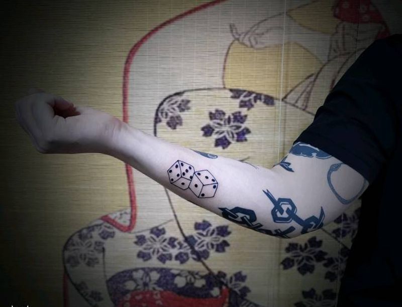 骰子-Grunge风纹身图片_手臂纹身图案