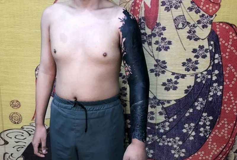 毒液黑臂纹身图片_手臂纹身图案