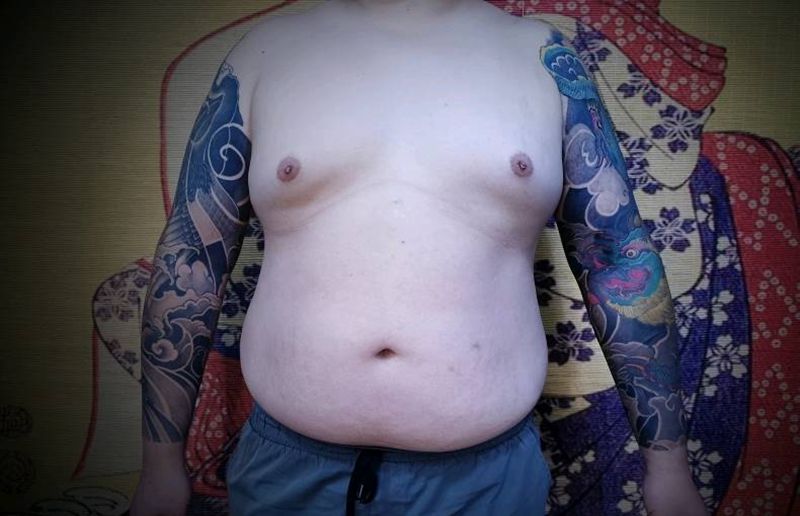 右臂为前年作品，左臂前期恢复较纹身图片_手臂新传统纹身图案