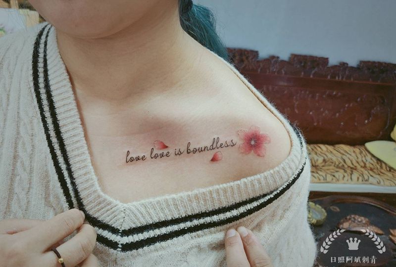 英文纹身图片_胸部新传统纹身图案