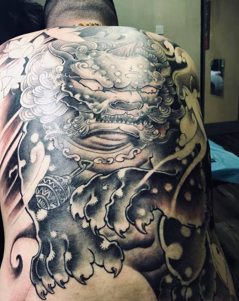 ？纹身图片_背部新传统纹身图案