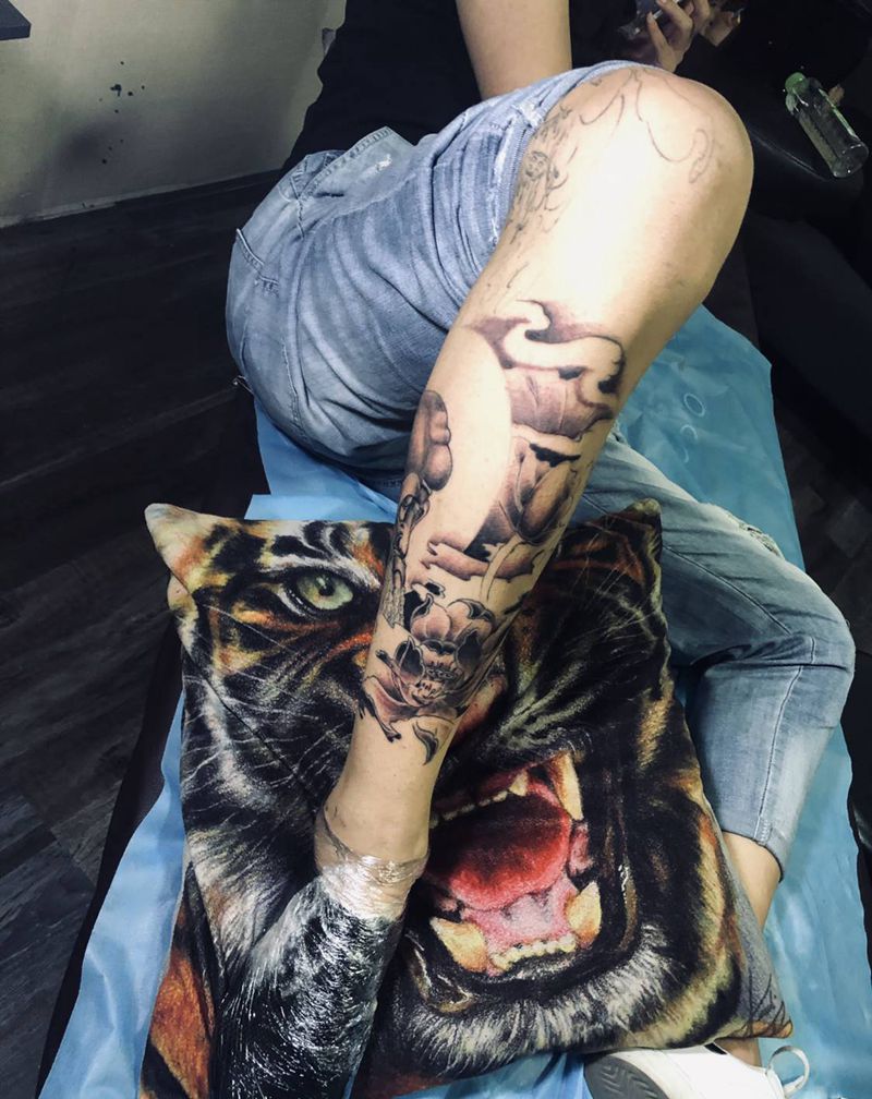 花腿第一步纹身图片_腿部新传统纹身图案