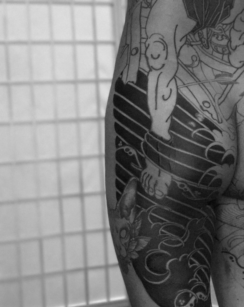 彫衫纹身图片_臀部老传统纹身图案