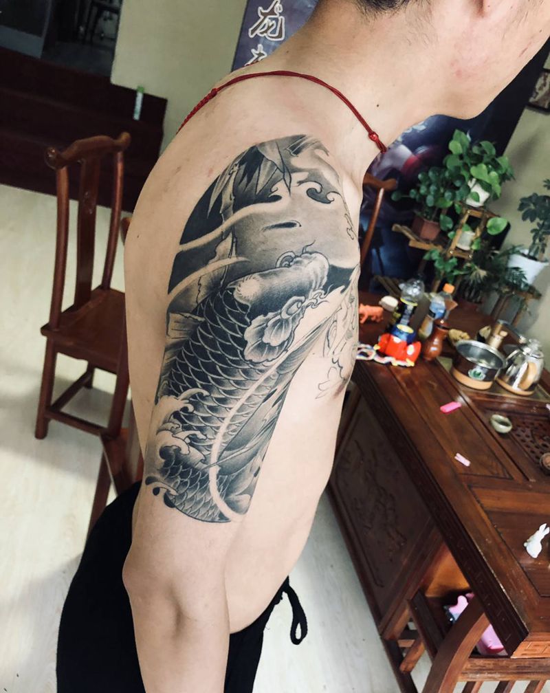 半甲纹身图片_手臂新传统鱼纹身图案