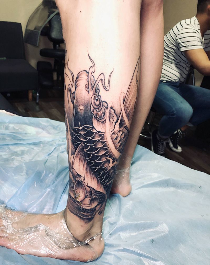 鲤鱼纹身图片_腿部新传统纹身图案