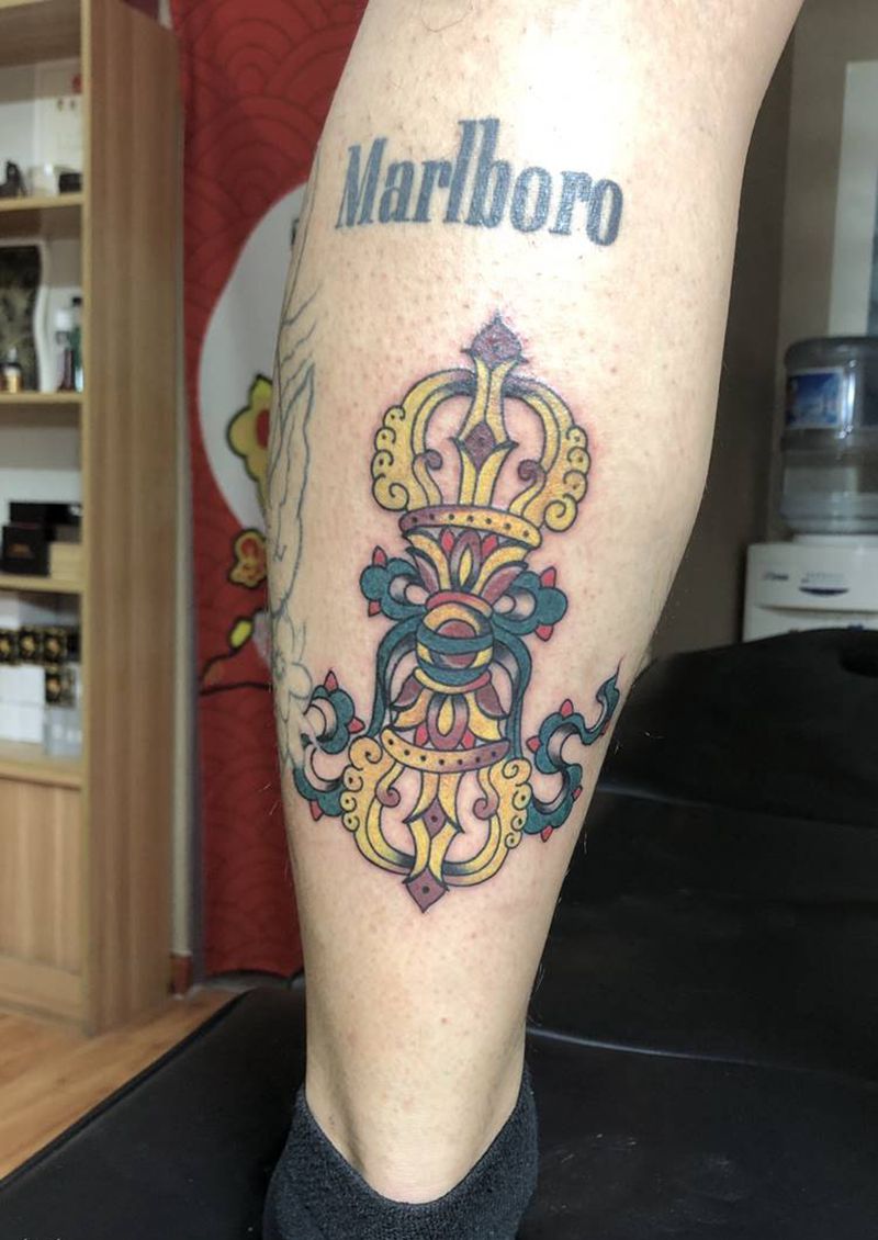 金刚杵纹身图片_腿部新传统Old School重彩纹身图案