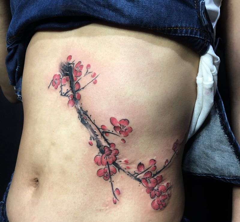 伤疤遮盖纹身图片_腹部水墨纹身图案