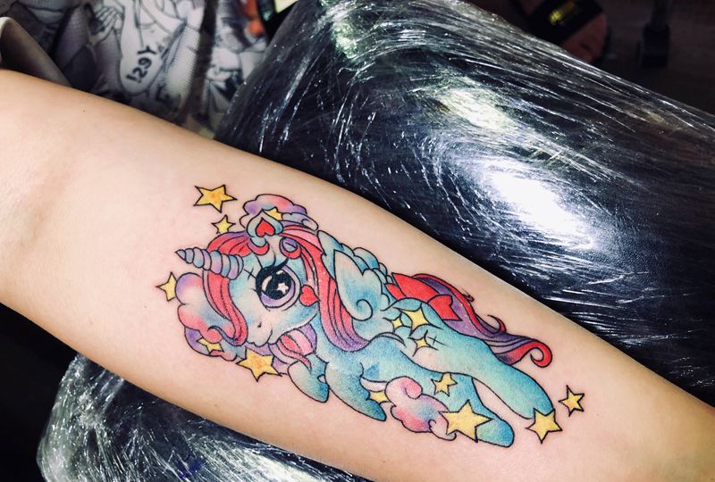 独角兽纹身图片_手臂Old School纹身图案