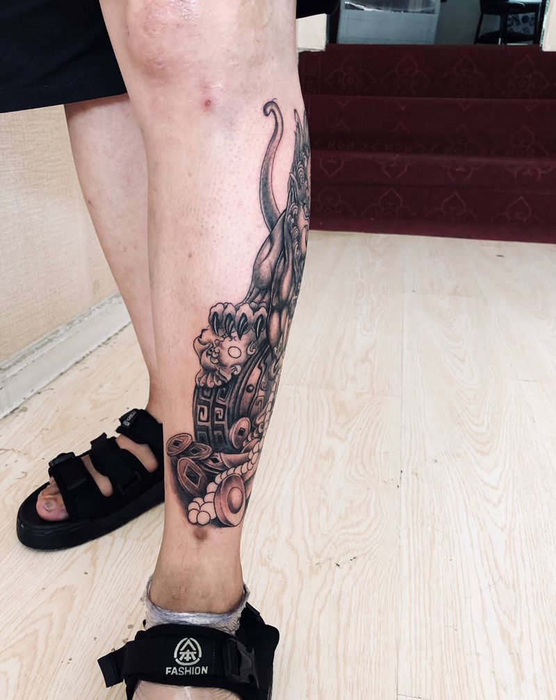 貔貅纹身图片_腿部新传统纹身图案