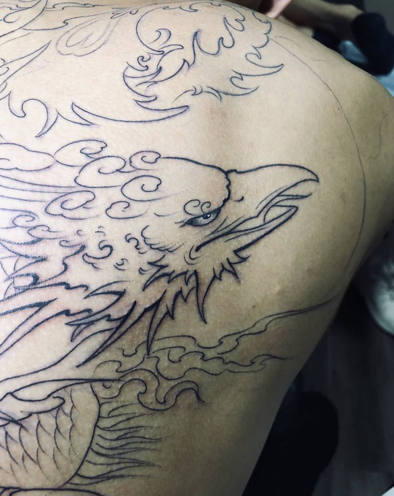 凤纹身图片_背部新传统纹身图案