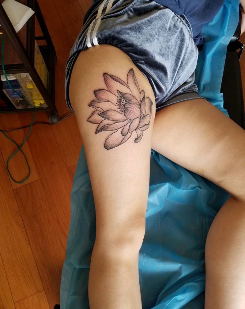 点刺莲花纹身图片