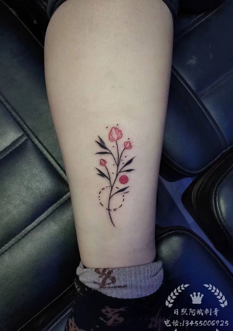 花纹身图片_腿部新传统纹身图案