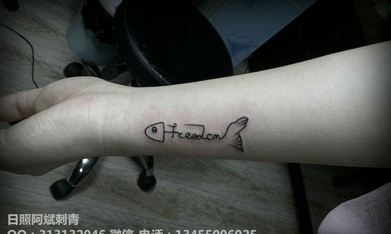 自由纹身图片_手臂清新字符动物成品纹身图案