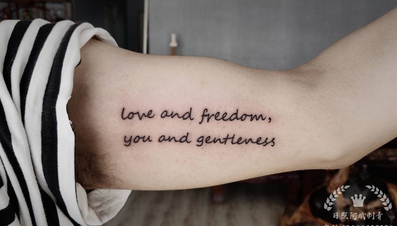 英文纹身图片_手臂花体字纹身图案