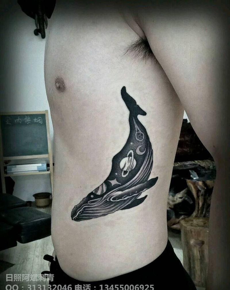 鲸鱼纹身图片_腹部腰部清新动物纹身图案