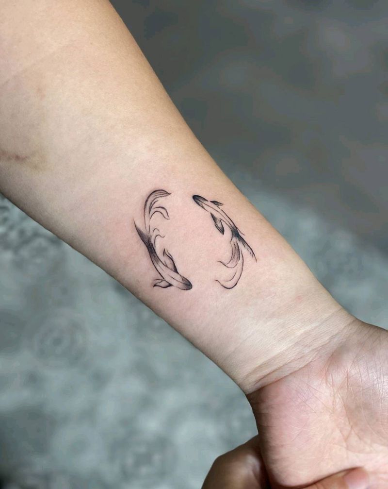 小清新鱼纹身图片_手臂小清新纹身图案