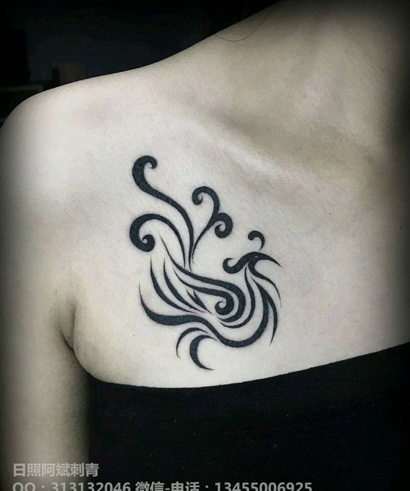 图腾凤凰纹身图片_胸部传统清新动物图腾成品纹身图案