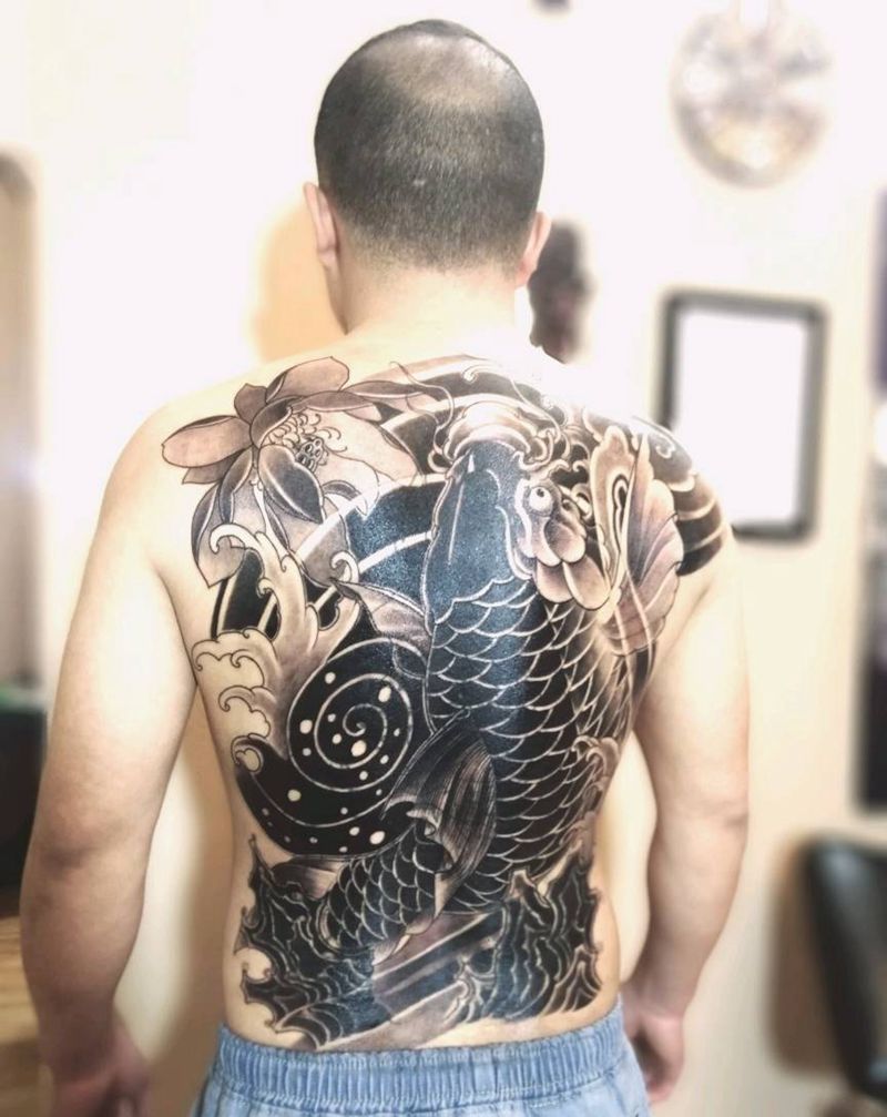 满背遮盖纹身图片