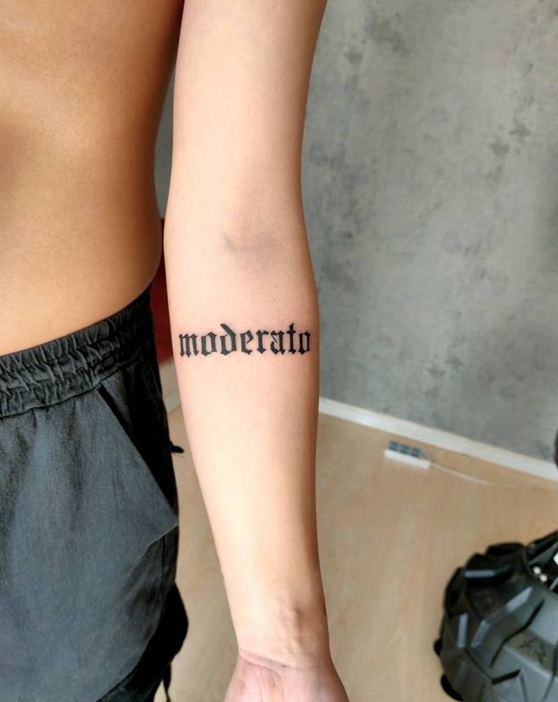 字母纹身图片_手臂花体字纹身图案