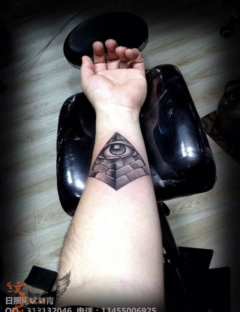 眼睛纹身图片_成品手臂欧美人物纹身图案