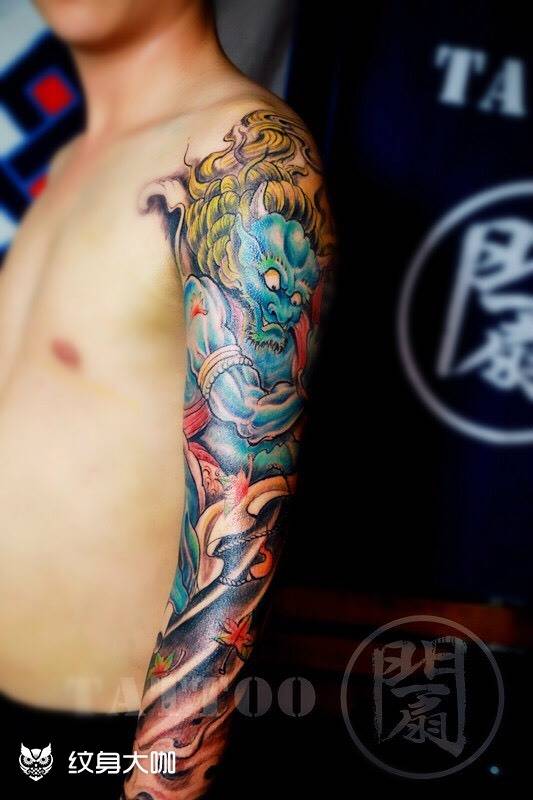 包臂随拍纹身图片