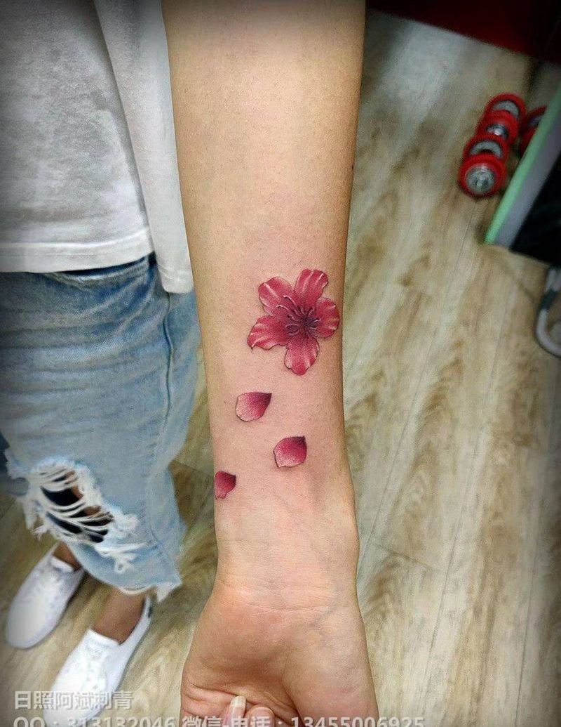 樱花纹身图片_手臂新传统纹身图案