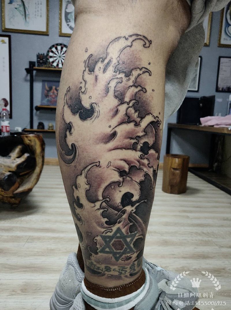 浪纹身图片_腿部新传统纹身图案