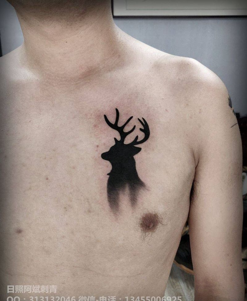 鹿纹身图片_胸部图腾纹身图案