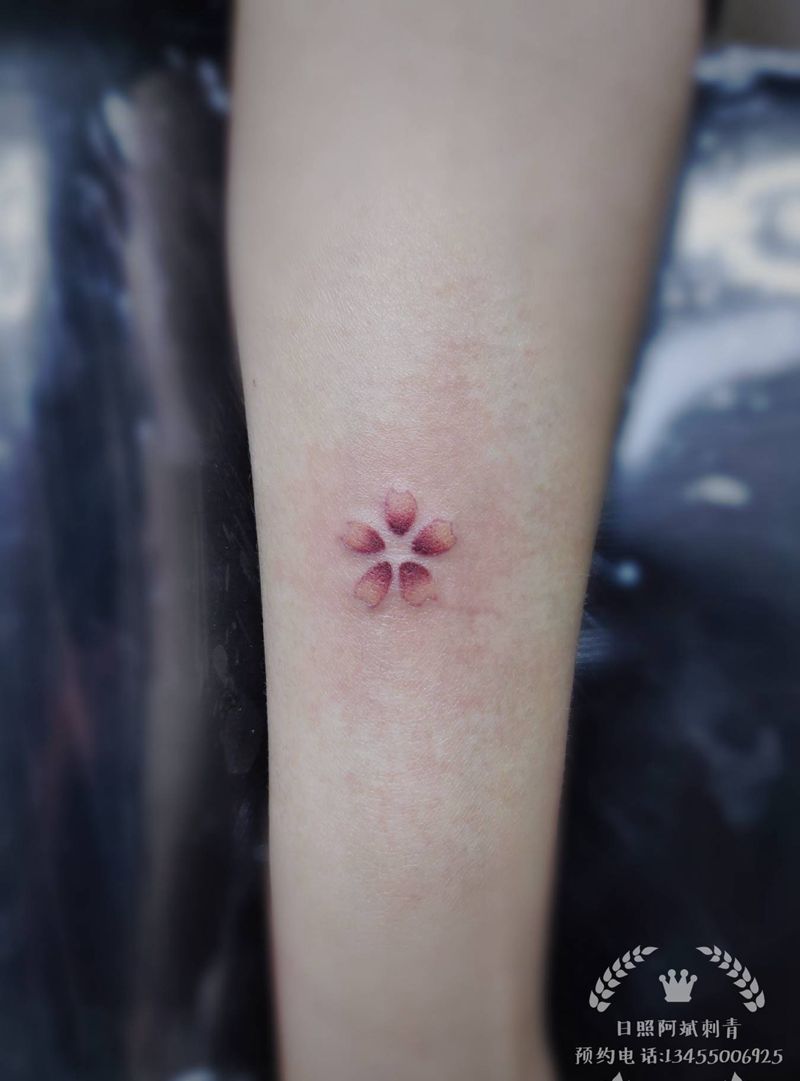 樱花纹身图片_手臂新传统纹身图案