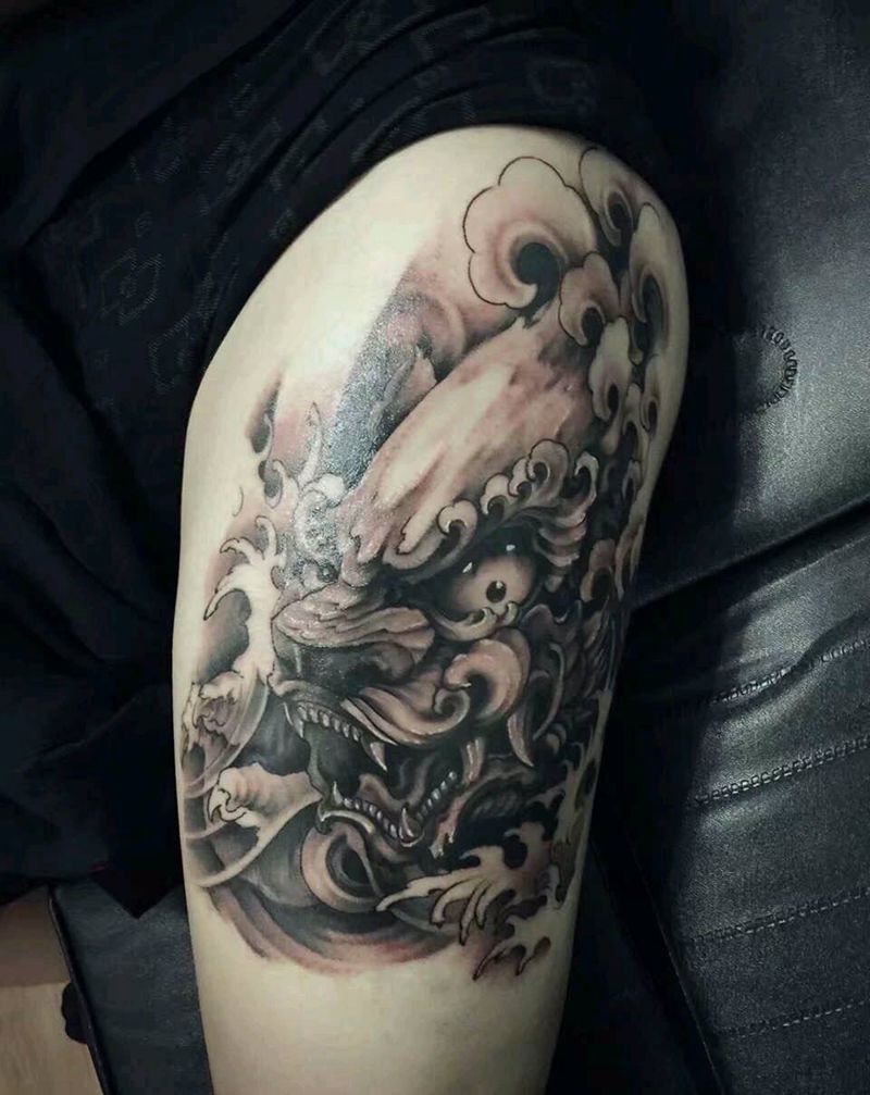 大腿唐狮纹身图片