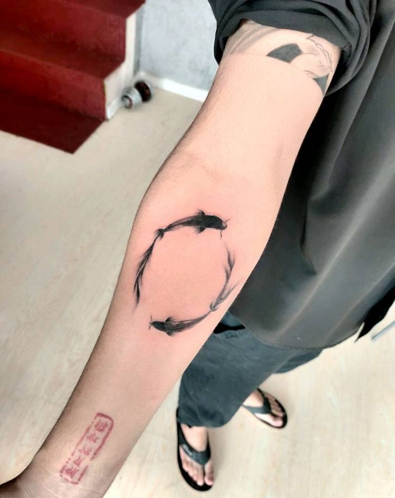 阴阳鱼纹身图片_手臂水墨纹身图案