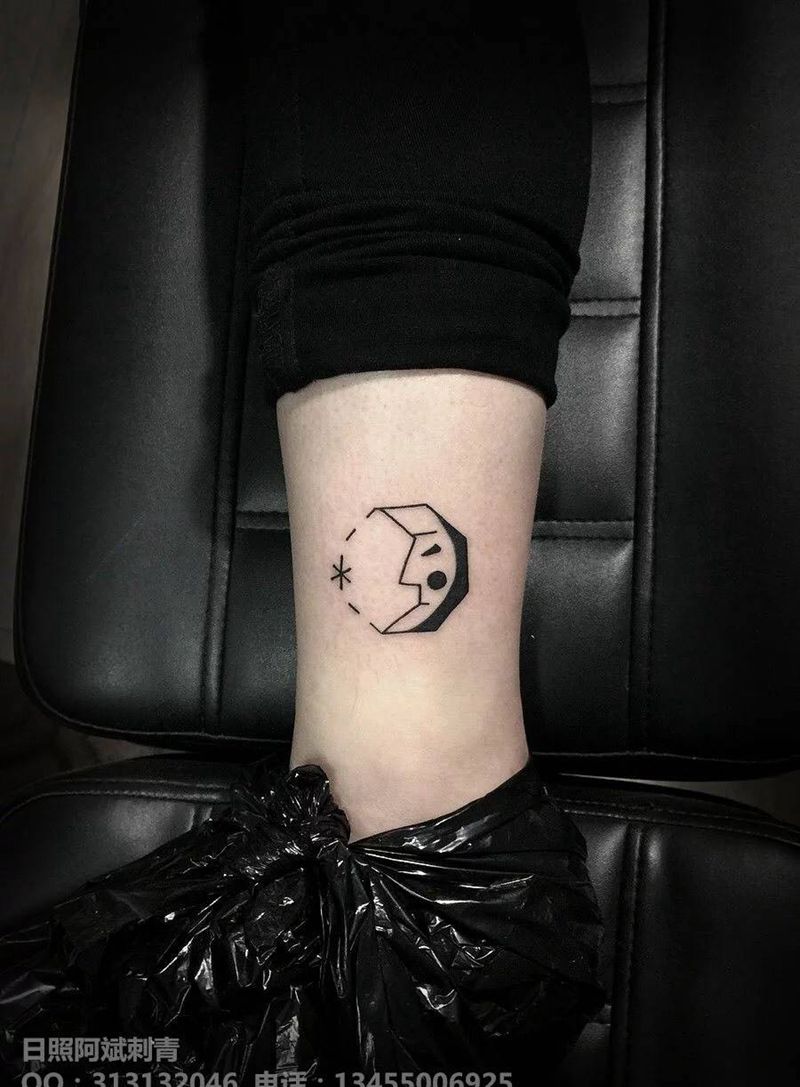 月亮纹身图片_成品腿部清新几何图腾字符纹身图案