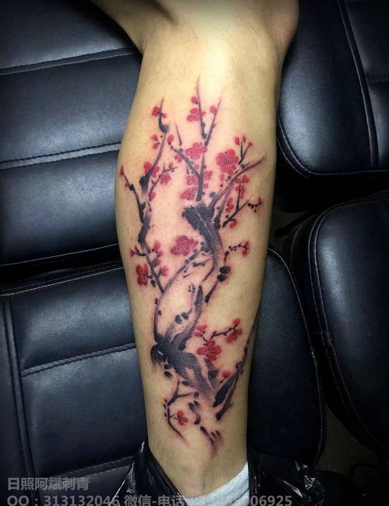 梅花纹身图片_腿部新传统纹身图案
