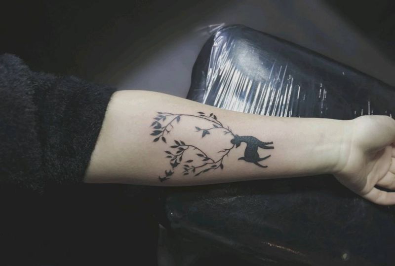 小臂鹿纹身图片