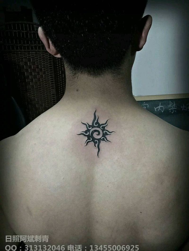 图腾纹身图片_肩部清新图腾成品纹身图案