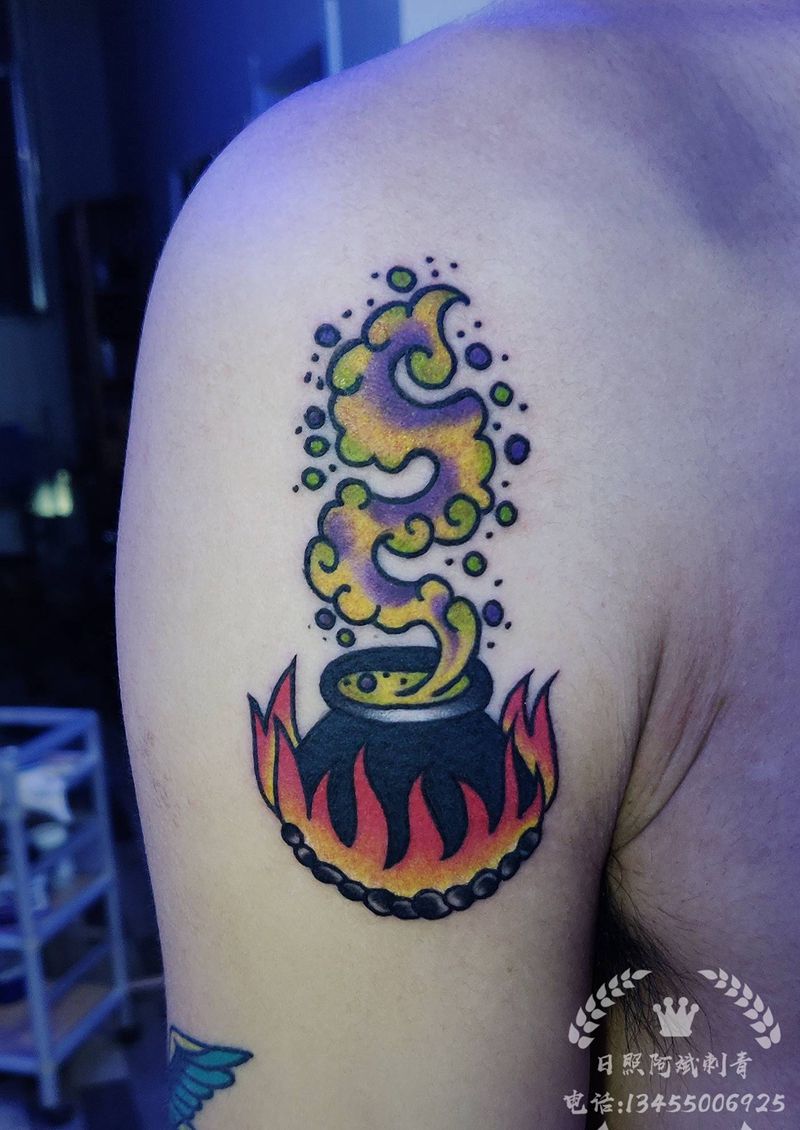 汤纹身图片_手臂Old School纹身图案