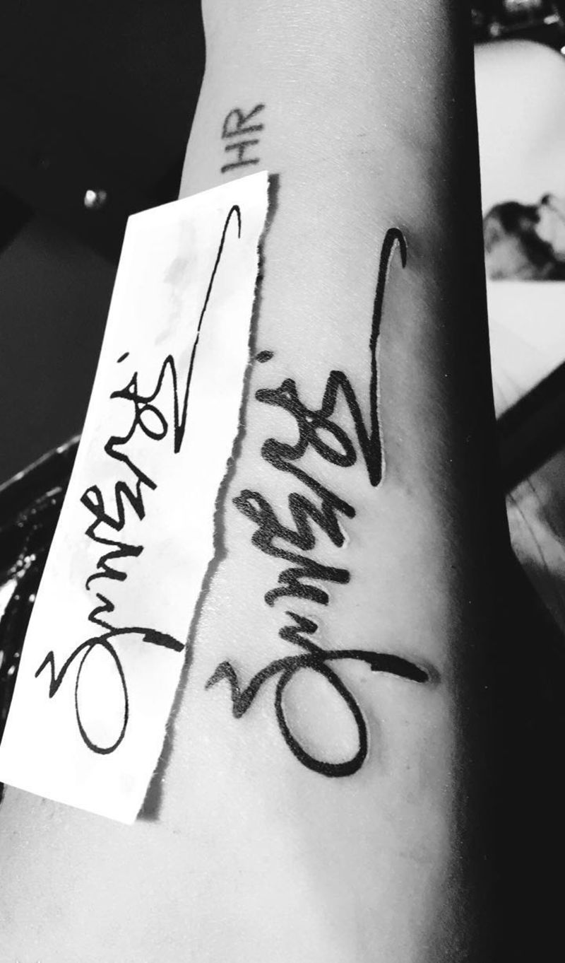 客人自己的签名纹身图片