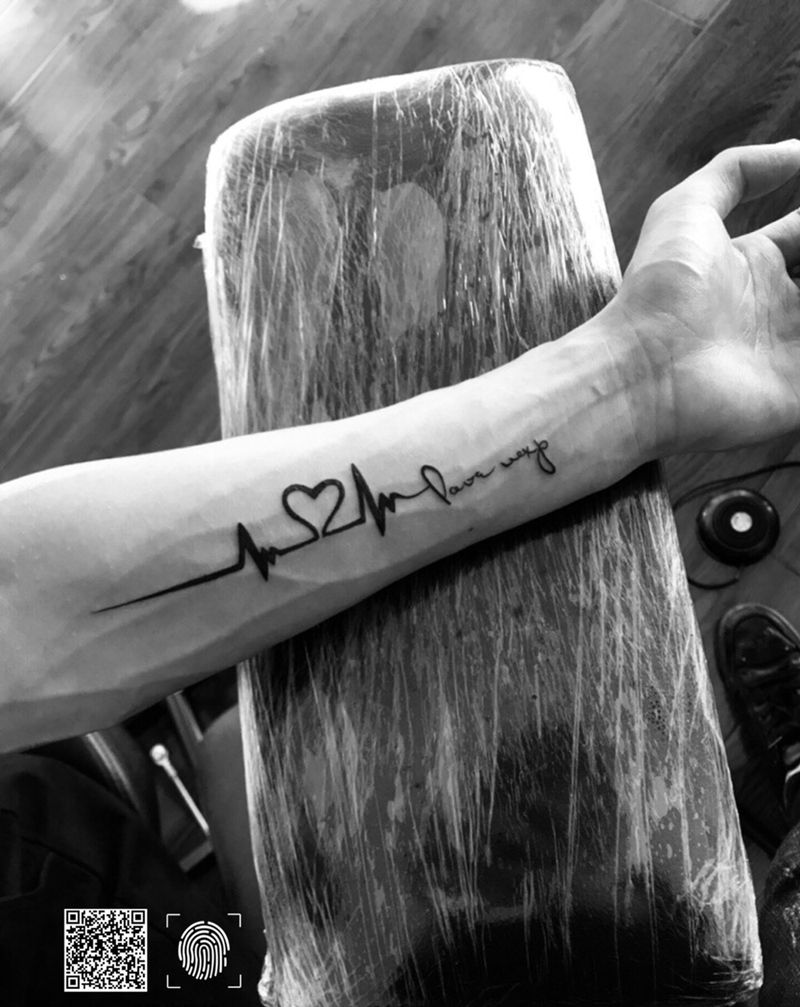 心电图纹身图片