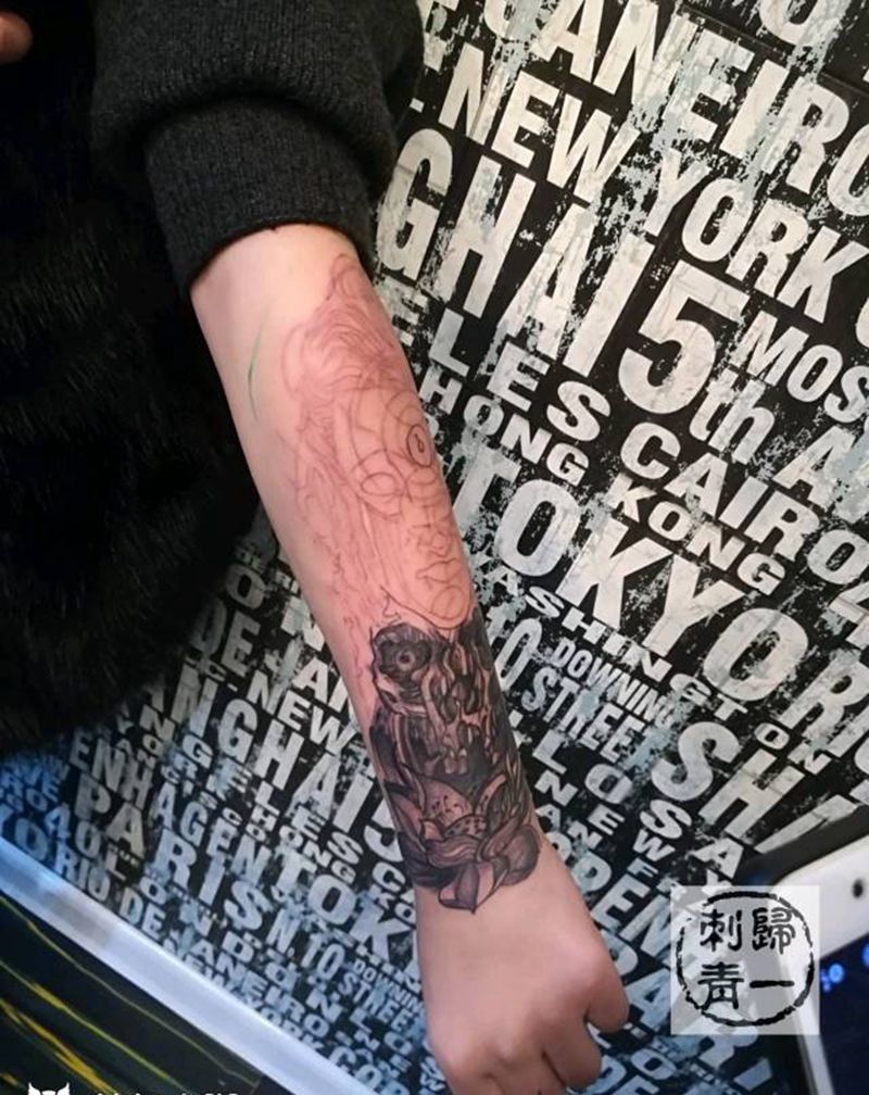 未完成的小臂，期待下次合作纹身图片